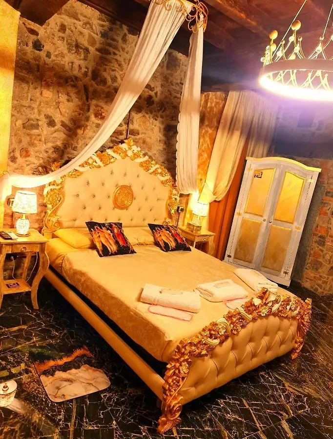Suite Botticelli Albavilla 0*,  Italy